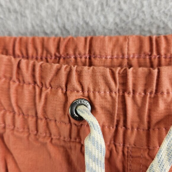 Vuori Women's Rust Shorts - Picture 3 of 13